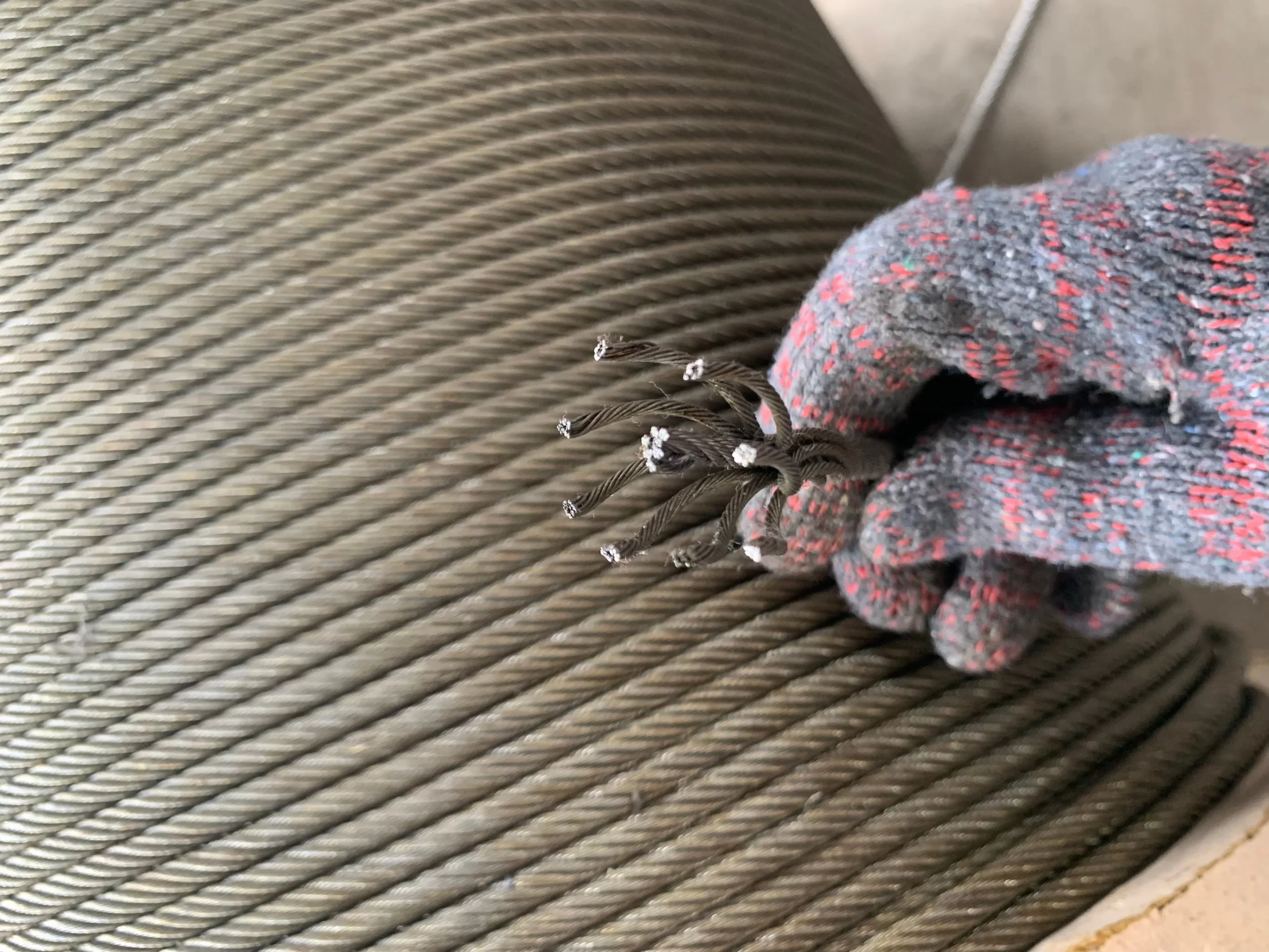 2 LOẠI CÁP THANG MÁY PHỔ BIẾN: ĐẶC ĐIỂM VÀ ỨNG DỤNG