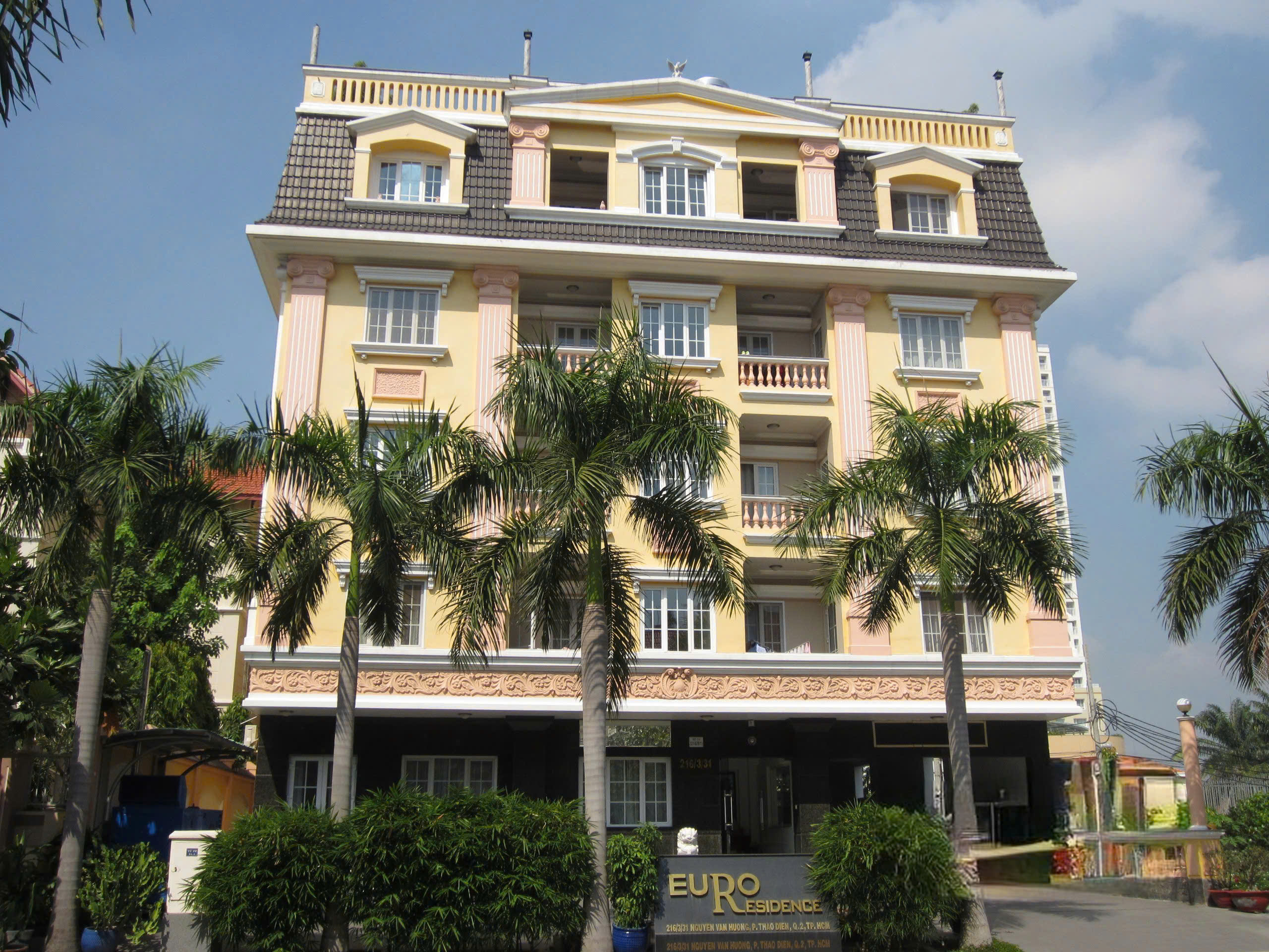Biệt Thự 132 Nguyễn Văn Hưởng