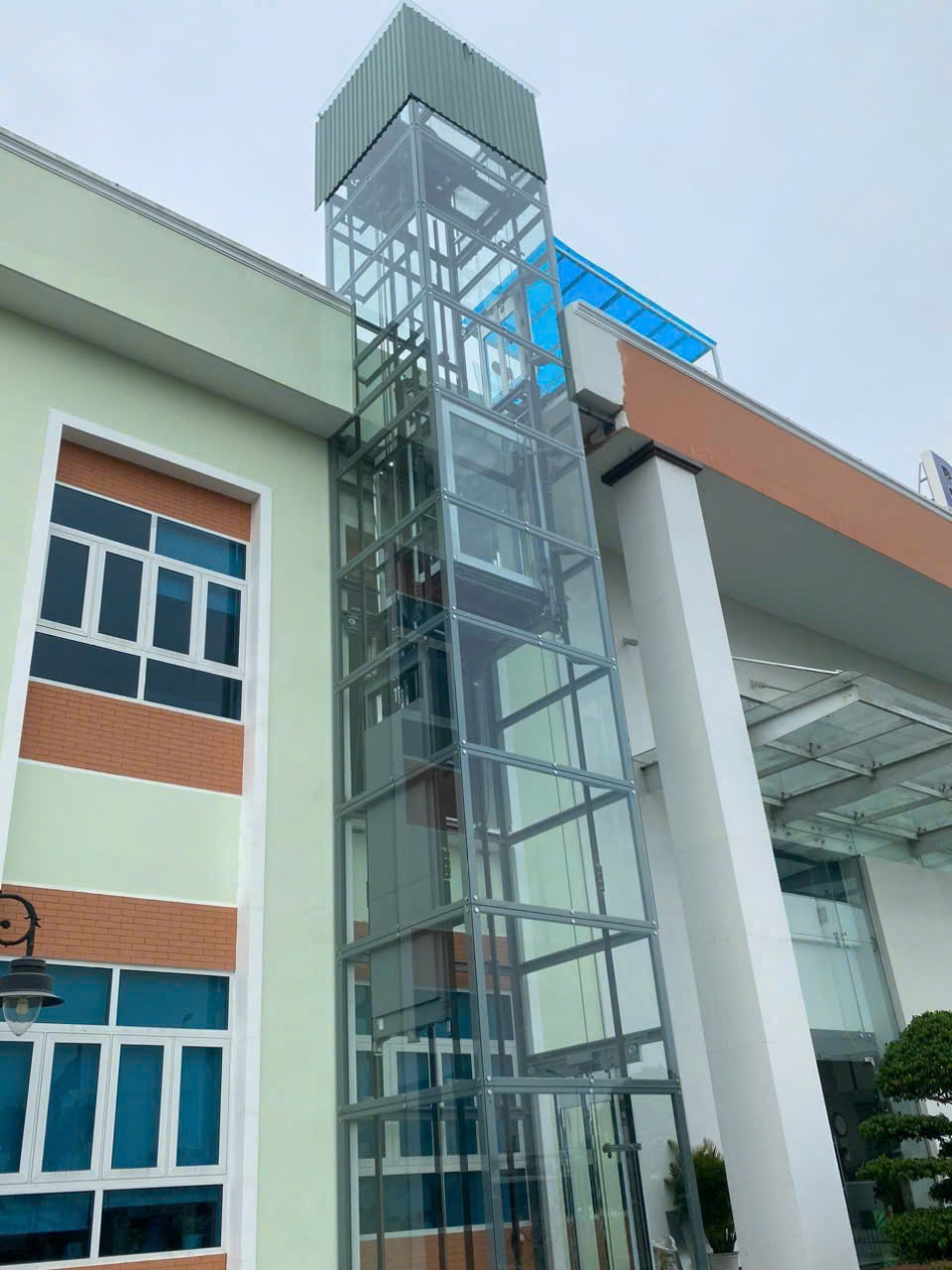 Thang Máy Ngoài Trời