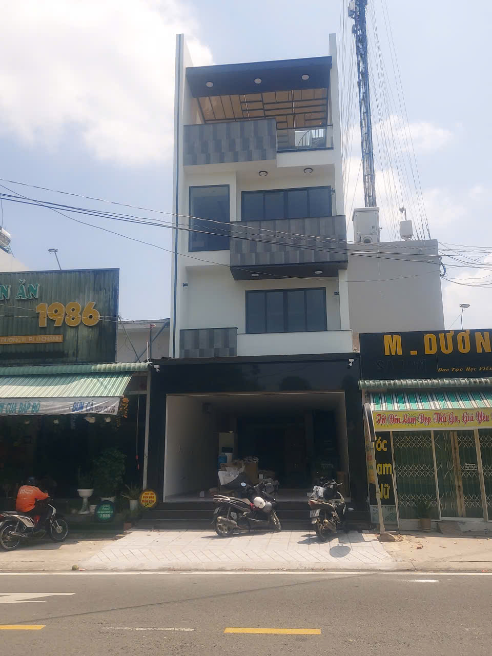 Tòa nhà Văn phòng Công ty